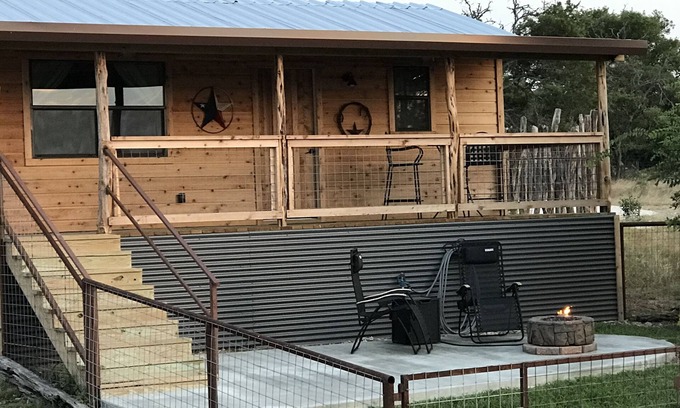 Fredericksburg House | New lower rates. Great reviews Elevated deck, Pet friendly, Romantic scenic