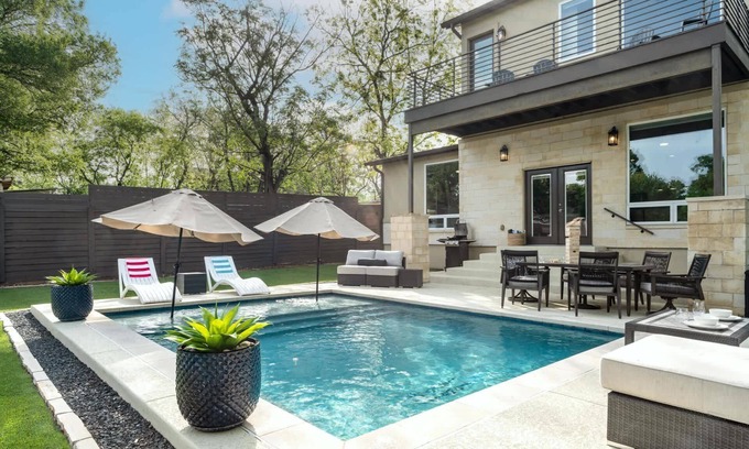 Chestnut House | New Luxe Poolside Stay Balcony Views Outdoor BBQ