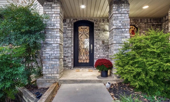 Pottsboro Villa | New! Luxury Gateway w/Home Theater & Decks!