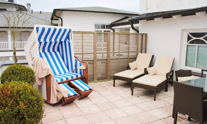 Binz Apartment | New! Luxury penthouse in 1A location with sauna and rooftop terrace, beach chair on the beach