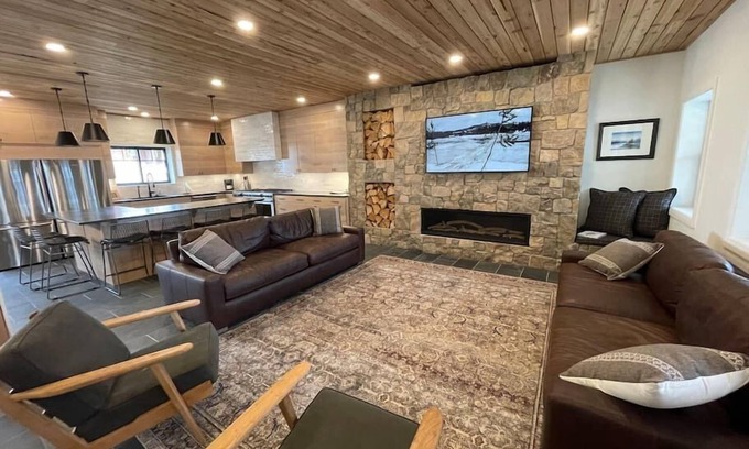 Island Park Cabin | New Mountain Modern Cabin 25 min from Yellowstone