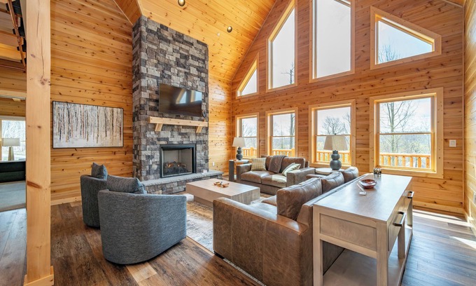 Swanton House | New! Pisces Rock: Lake Access, Hot Tub, Fireplace, A/C!