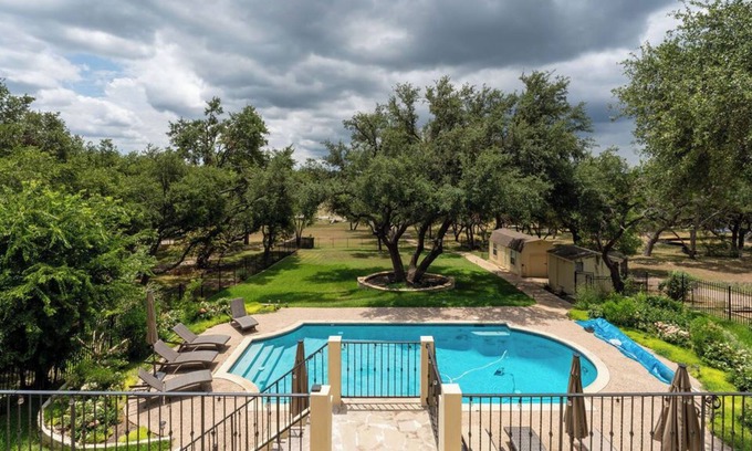 Hudson Bend House | *NEW* - Pool | Sleeps 16 - WalkerVR Walking on Sunshine!