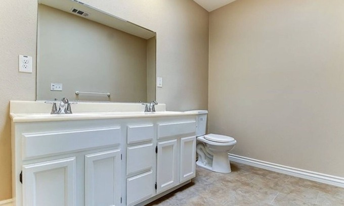 Alessandro Heights House | NEW! Private Guesthouse w/shared pool & fire pit