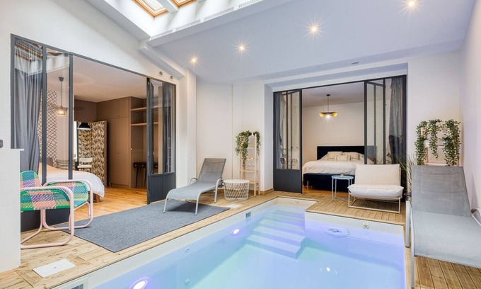 Saint Blaise Apartment | New! Private Pool Paradise: Modern 4BR/2BA Oasis in Paris.
