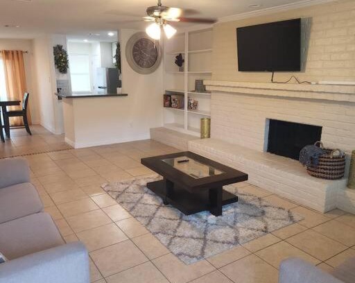 Spring Branch Central House | New Spacious 3BR 20Min DRIVE DWNTOWN!