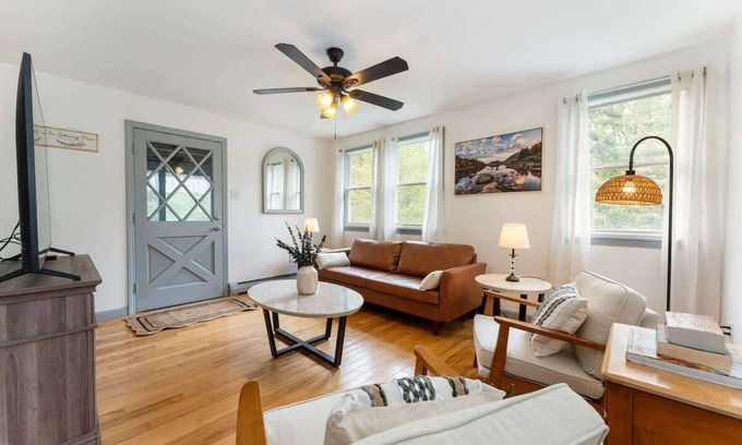 Hancock House | New Spacious Acadia Home with Pool!