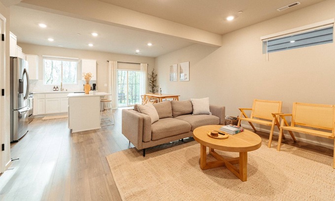 Carver House | New & Stylish 3 Bedroom Home in Quiet Neighborhood
