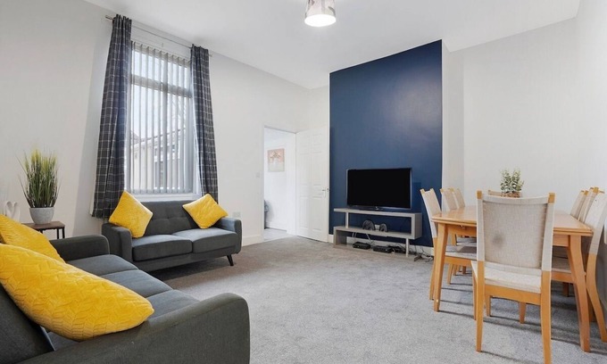 Darlington House | New! Stylish 4BR in St John's