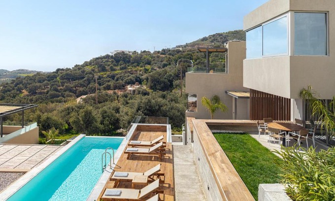 Monopari Villa | New Stylish Sea View Villa Complex Domus Elia with Private Pool, 4km from nearest beach