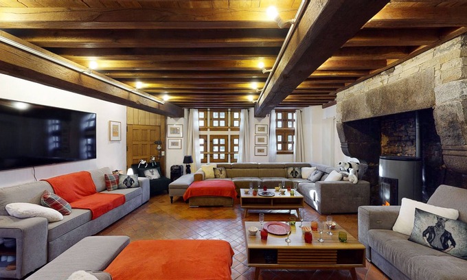 Villedieu-les-Poeles House | New: The Court of Paradise in the historic center!