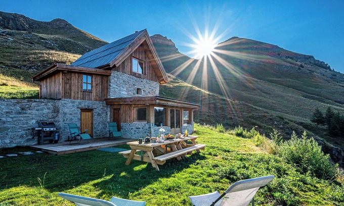 Orcieres Ski Chalet | NEW: unusual and eco-responsible alpine chalet!