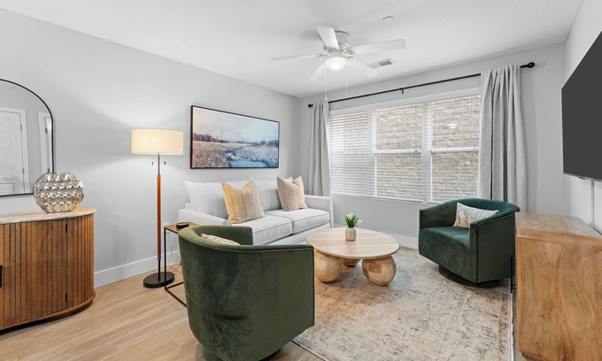 Tuscaloosa Condo | NEW Yellow Hammer Retreat Condo with Pool & Gym Access