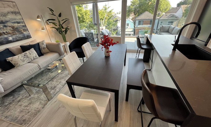 Leslieville House | Newly built modern3BR - 2 bath loft with Terrace and parking close to beach