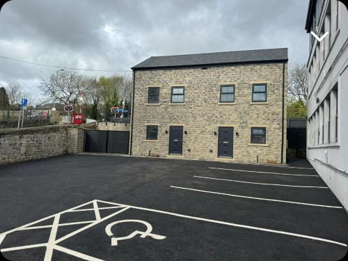 Keighley House | Newly constructed town house next to the canal with Private Car Park