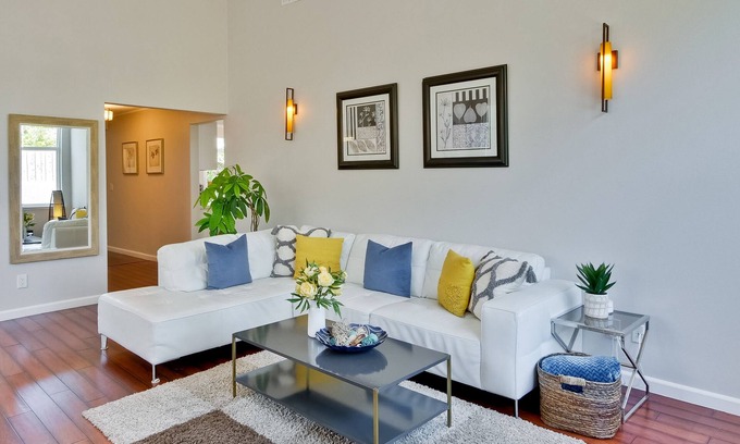 Duveneck - St. Francis House | Newly listed upscale 4BR/3.5BA house near Stanford with AC