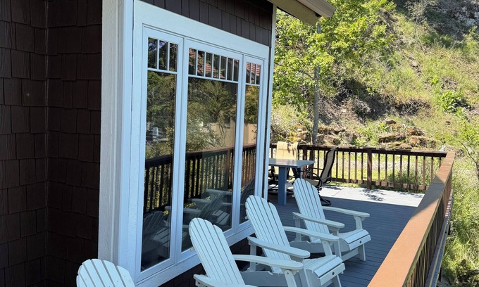 Finley Point House | Newly remodeled waterfront home in a beautifully protected bay on Finley Point!