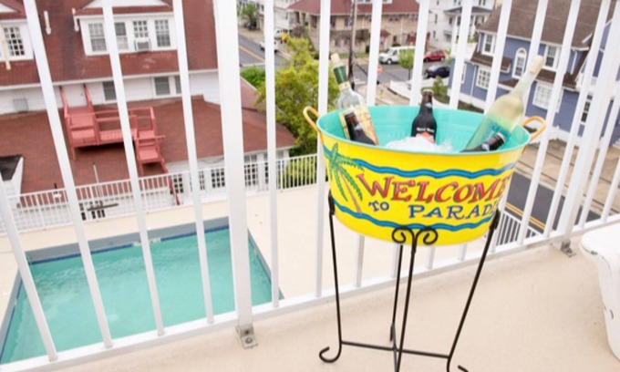 North End Condo | Newly Renovated 2 Br Luxury Condo *Pool* Top Floor 1 Blk From Beach