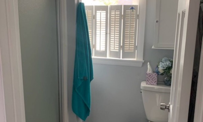 Warwick House | Newly renovated, beautiful views. Beach house, walking distance to beach. nnnnn