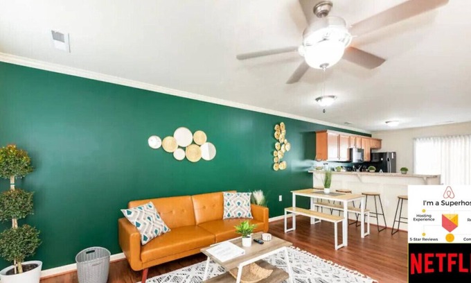 Hubert House | Newly Renovated-Central Jacksonville/Lejeune/Beach