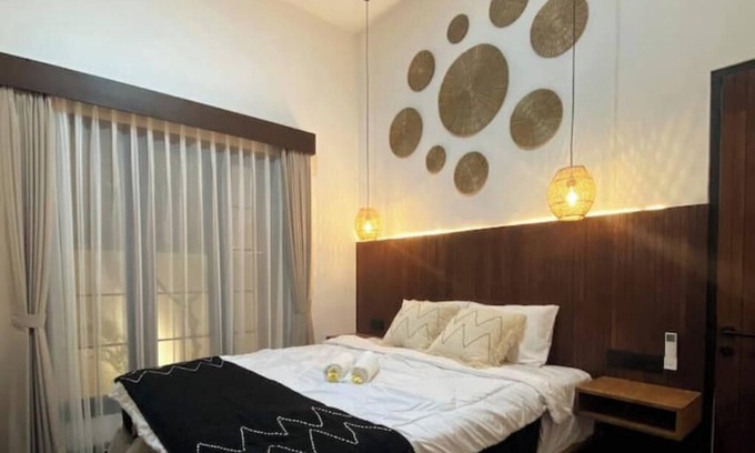 Kerobokan Villa | Newly Renovated & Comfy 3BD Villa in Kerobokan. 10 min to Seminyak Beach