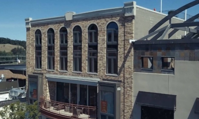 Grand Haven Condo | Newly renovated luxury condo downtown Grand Haven
