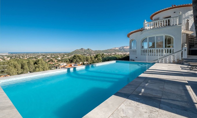 Pedreguer House | Newly Renovated Villa with private heated Pool