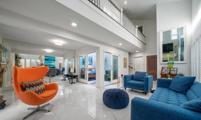 Santa Ana Heights House | Newport Beach Contemporary/Beach/Golf/Pickleball