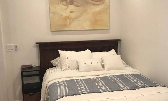 West Newport House | Newport Getaway, short walk to the beach, shopping, pier, harbor, and much more!