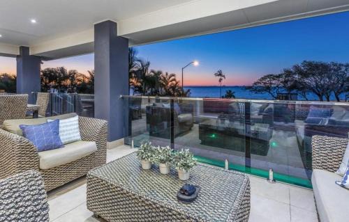Newport House | Newport Luxury House with Pool - 4 Bedrooms