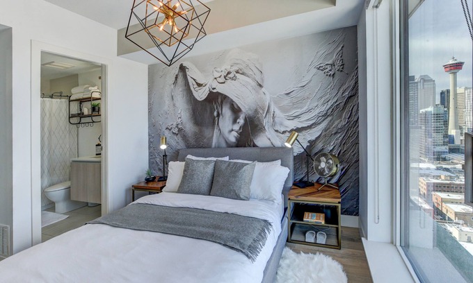 East Village Condo | Next to Bmo/saddledome Downtown Calgary 2 bedroom Penthouse style condo sleep 6