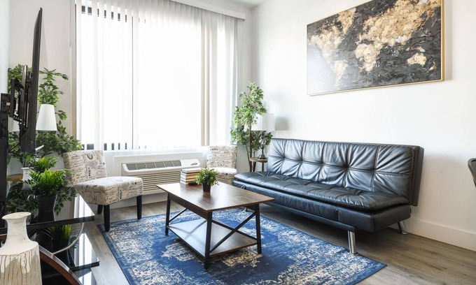 Elizabeth Apartment | Nice 1BR next to EWR 3328