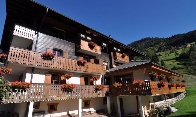 La Chapelle-d'Abondance Apartment | Nice apartment for 6 people with WIFI, TV, balcony and pets allowed
