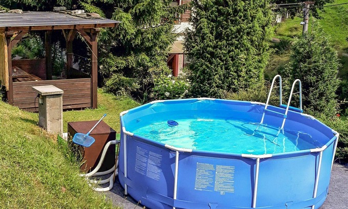 Starkov Villa | Nice apartment in villa for 4 people with WIFI, pool, TV, patio, pets allowed and parking