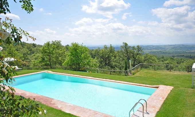 Castelnuovo Berardenga Apartment | Nice apartment for 3 guests with pool, WIFI, pets allowed and panoramic view