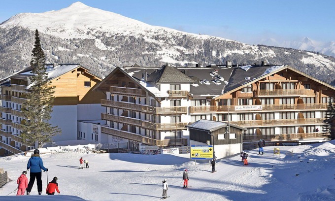 Katschberg Apartment | Nice apartment for 4 guests with pool, WIFI, balcony, pets allowed, panoramic view and parking
