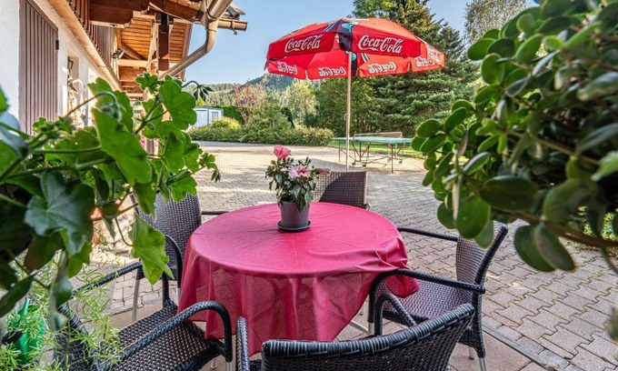 Agsdorf Apartment | Nice apartment for 4 people with WIFI, TV, patio, pets allowed and parking