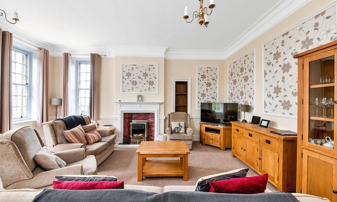 Thirsk Apartment | Nice apartment for 6 guests with WIFI, hot tub, pool and terrace