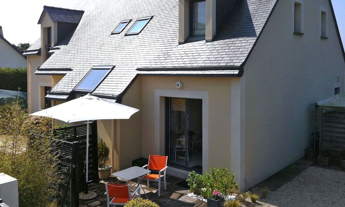 Lancieux Apartment | Nice apartment for 4 guests with WIFI, TV, terrace, pets allowed and parking