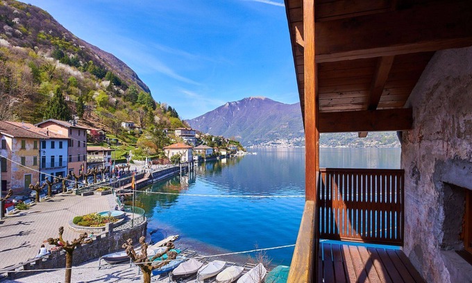 Claino Con Osteno Apartment | Nice apartment for 4 guests with TV, balcony and pets allowed