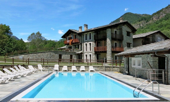 Sampeyre Apartment | Nice apartment for 4 people with WIFI, pool, TV and terrace