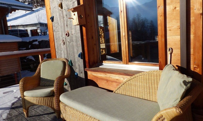 Lenk Apartment | Nice apartment for 5 guests with WIFI, TV, balcony and pets allowed