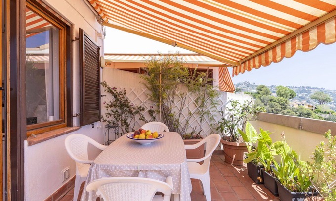 Ospedaletti Apartment | Nice apartment for 4 people with pool, WIFI, A/C, terrace, pets allowed and parking