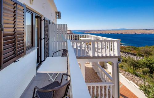 Senj Apartment | Nice Apartment In Jablanac With Kitchen