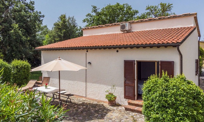 Cinigiano Villa | Nice apartment in villa for 2 people with pool, A/C, WIFI, patio and panoramic view
