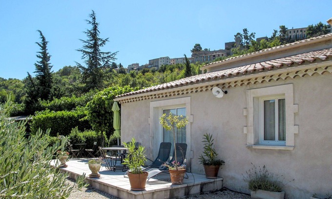 Menerbes House | Nice apartment in villa for 4 people with WIFI, TV and terrace