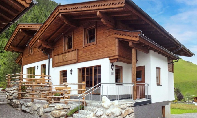 Juns House | Nice apartment in villa for 9 people with WIFI, TV, terrace and parking