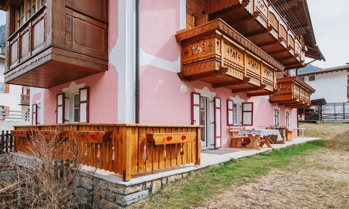 San Giovanni di Fassa Apartment | Nice apartment for 6 guests with WIFI, TV, terrace, pets allowed and parking