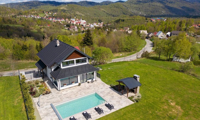 Fuzine House | Nice home in Fuzine with sauna