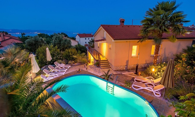 Opric House | Nice home in Ika with kitchen
